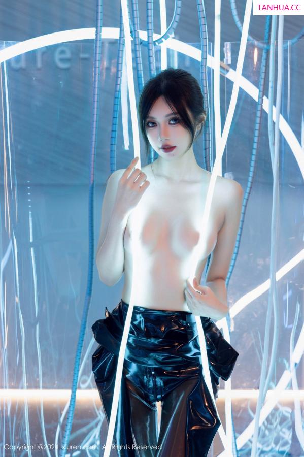 綺裡嘉 绮里嘉 [XiuRen]高清写真图 2024.09.30 No.9235 绮里嘉ula 美腿性感第76张图片